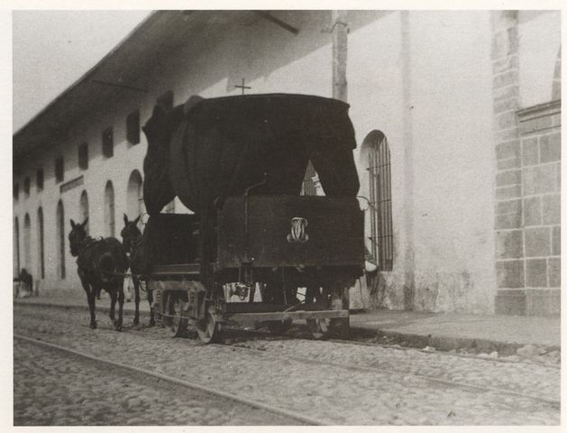 Calle Pte 5 Primer tranvia jalado por mulas 1897. Orizaba