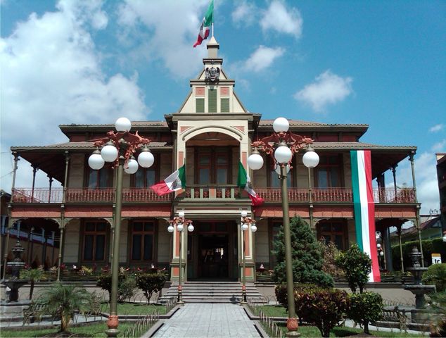 Palacio de Hierro  1892, Solo dos en el mundo uno en Belgica y Otro aca en Orizaba