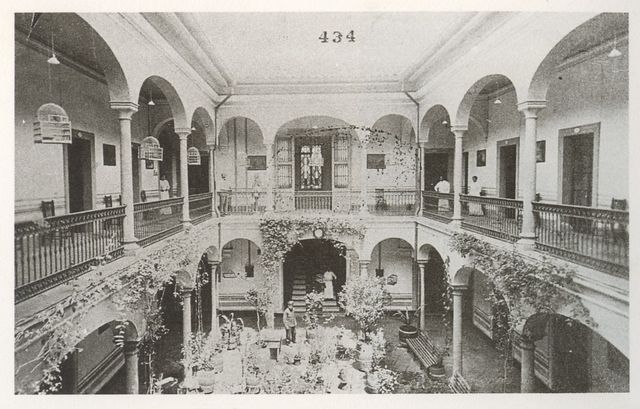 Interior del Hotel de France en su epoca de oro